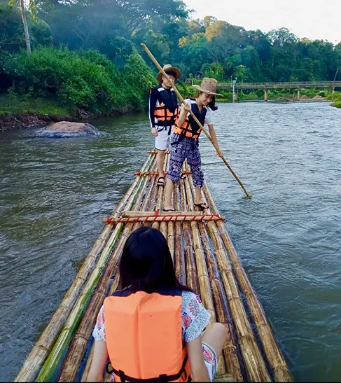 Bamboo rafting through the Mae Taeng valley